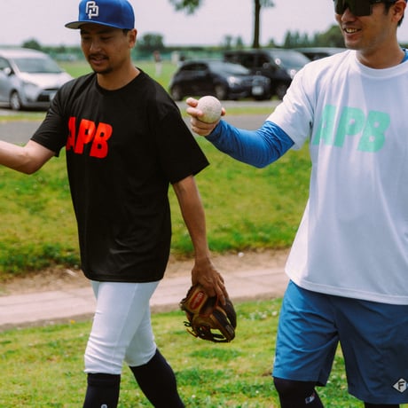【予約販売】APB ビッグロゴTシャツ　ブラック×レッド