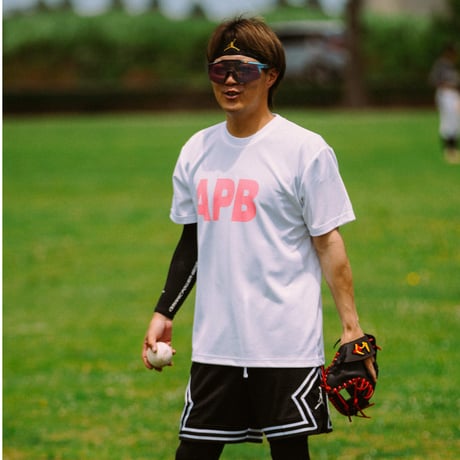【予約販売】APB ビッグロゴTシャツ　ホワイト×ピンク