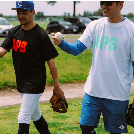 【予約販売】APB ビッグロゴTシャツ　ホワイト×グリーン