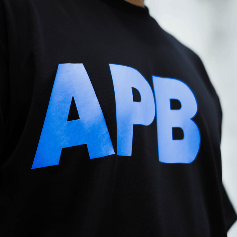 予約販売】APB ビッグロゴTシャツ ブラック× ブルー | AP 予約販売】APB ビッグロゴTシャツ ブラック× ブルー | AP