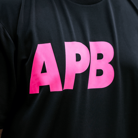 【予約販売】Jrサイズ APB ビッグロゴTシャツ　ブラック×ピンク