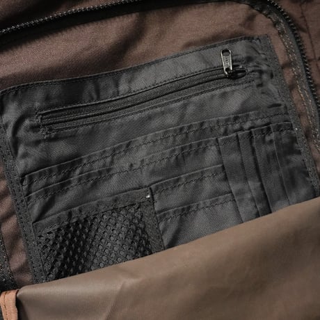 90s-00s "invicta" shoulder bag
