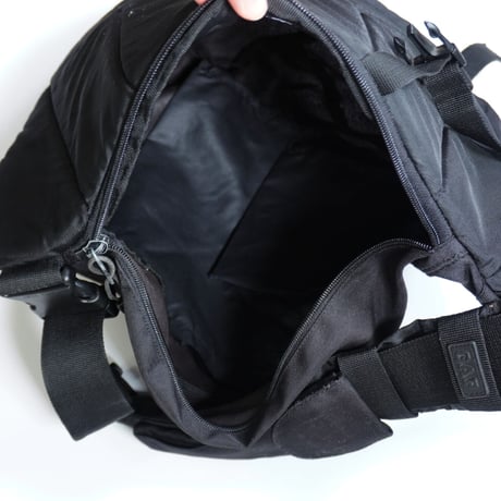 00s GAP One shoulder body bag / Black