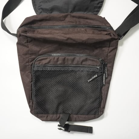 90s-00s "invicta" shoulder bag
