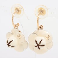 【中古】CHANELシャネル　アクセサリー　ブランドアクセサリー　レディーズ　イヤリング　ピアス　クラシックココマーク　エナメル　カメリア
