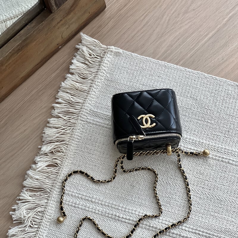 シャネルマトラッセ バニティー限定ショルダー 8番台 | YM.Boutique