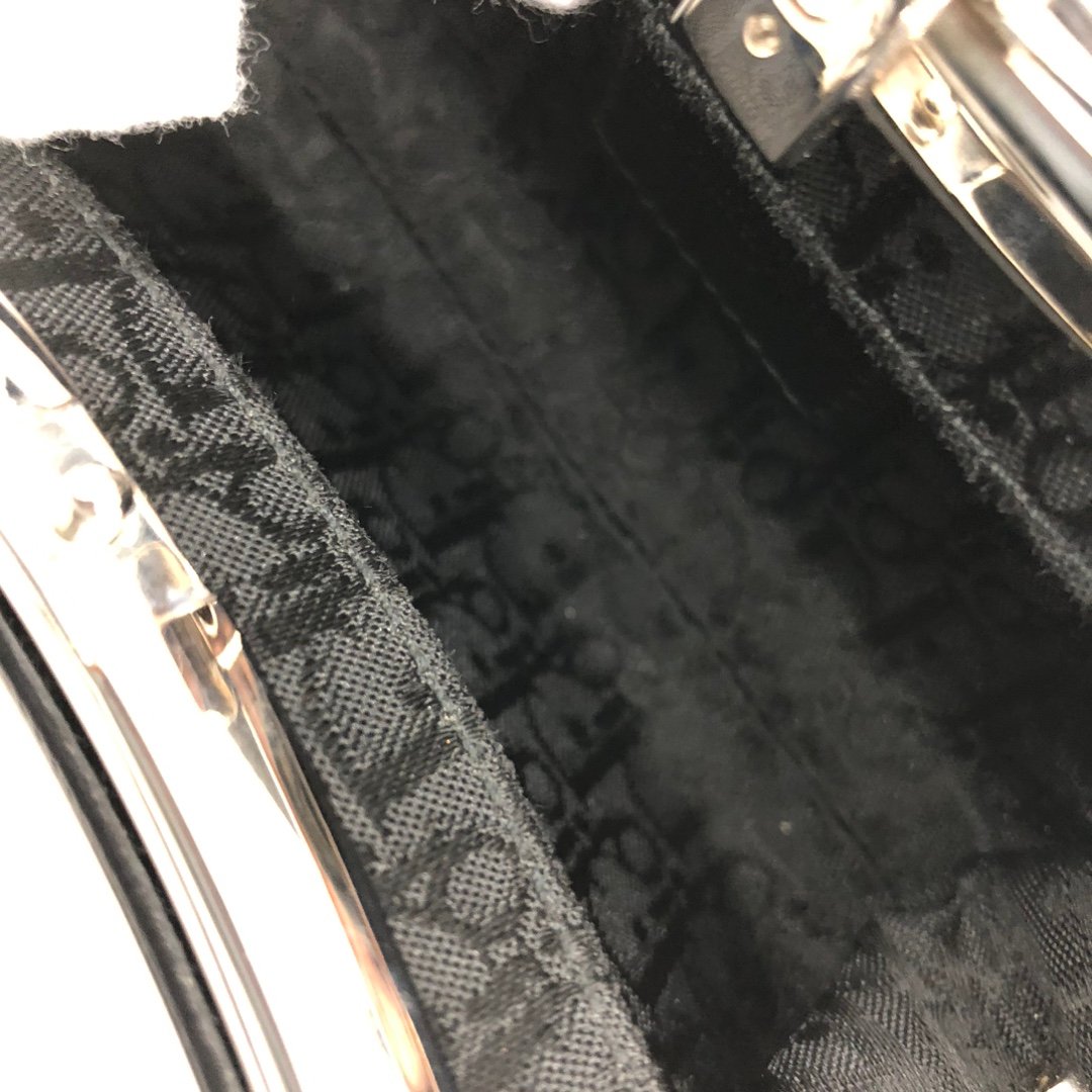 【美品】ディオール　クラッチバッグ　シルバー金具　ストラップ　レザー　ブラック fit=scale-down,w=1200