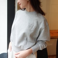 クロップドシルエットスウェット
