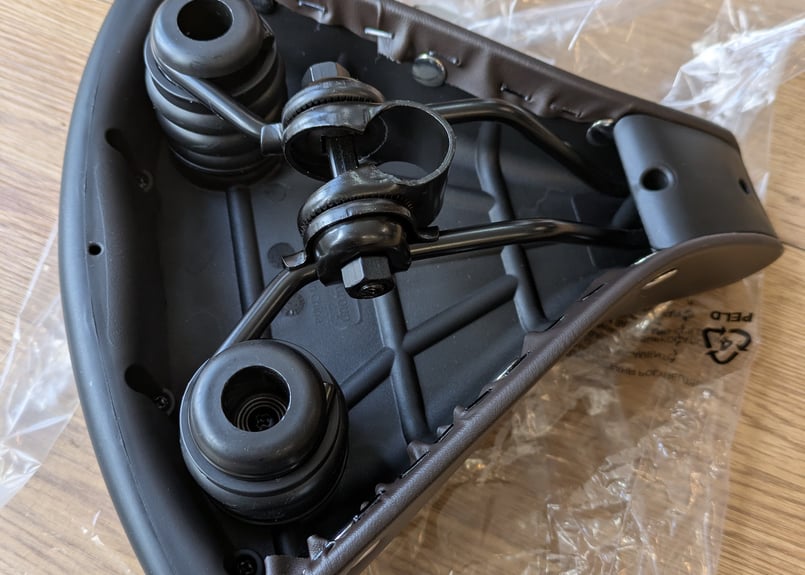 パナソニックギュット電動アシスト自転車8.9Ah 新品サドル fit=scale-down,w=1200