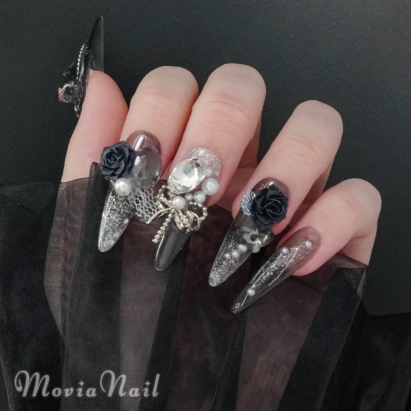 地雷 ゴテゴテ病み 黒 量産型 推しネイルチップ 病み 地雷系 ネイル