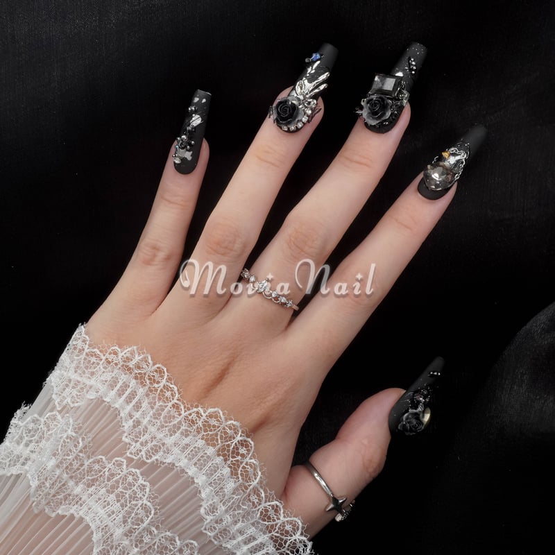 オーダー専】ネイルチップ 地雷系 モノトーン 白黒 猫 ゴテゴテ