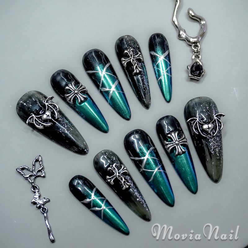 ネイルチップ☆地雷系y2kサブカル韓国☆黒緑☆ミラーバンギャゴシック