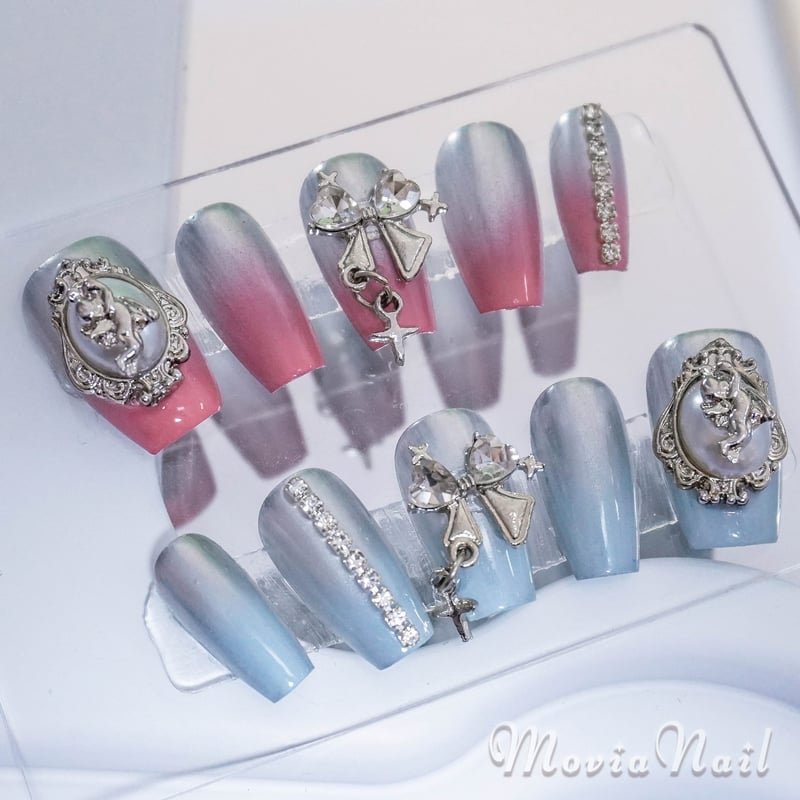 ネイルチップ☆地雷系y2k 韓国 水色 ピンク シルバー リボン カメオ