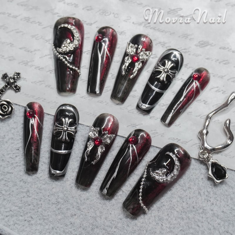 ネイルチップ☆地雷サブカル韓国☆赤黒☆蝶々十字架バンギャゴシック