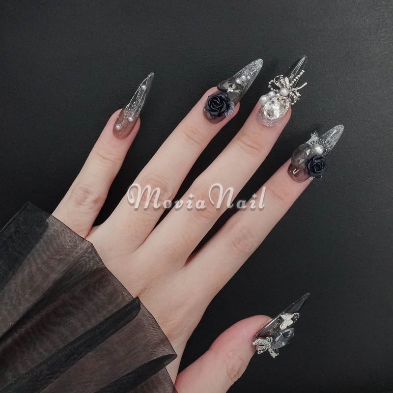 痛ネイルチップ 量産型 ワンホンネイル 地雷系 派手ネイル ゴテゴテ