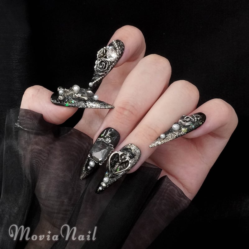 量産 地雷 痛 ゴシック バンギャ ハロウィン ロック スカル ネイルチップ 量産型 地雷 ハロウィン 黒 痛 バンギャ ロング 派手 ゴテゴテ