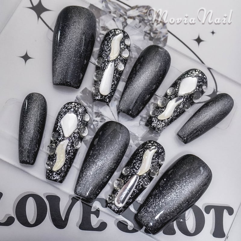 ネイルチップ☆地雷系 韓国 黒 シルバー マグネット シンプル キラキラ
