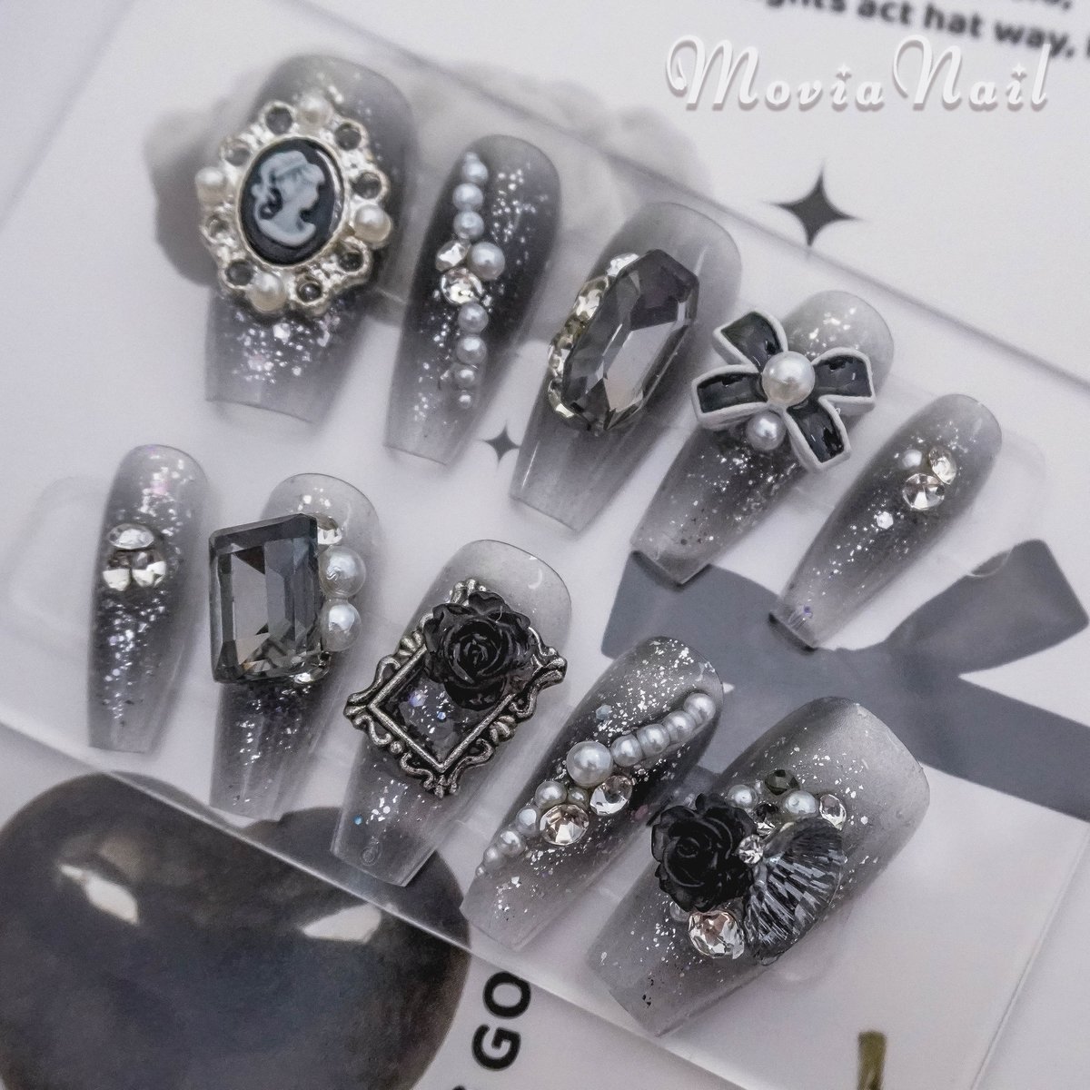 量産型 地雷 韓国 地雷 y2k カメオ 赤黒 ガーリー オーダー ネイルチップ