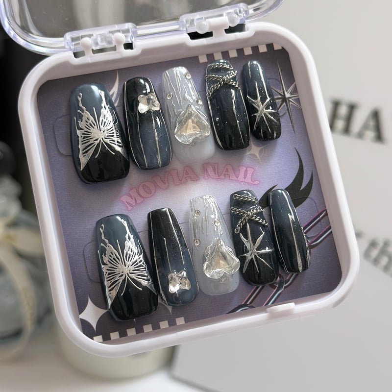 ネイルチップ☆地雷系y2kサブカル韓国☆黒シルバーピンク