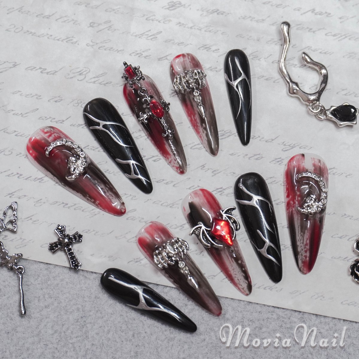 現品 ネイルチップ ネイル 地雷 サブカル 量産型 赤 ロングポイント 黒