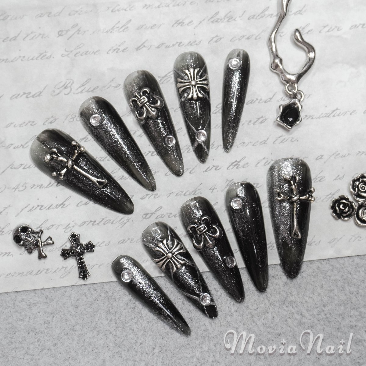 オーダーネイルチップ ゼブラ 天使 ゴシック バンギャ ロック 地雷 痛 fit=scale-down,w=1200