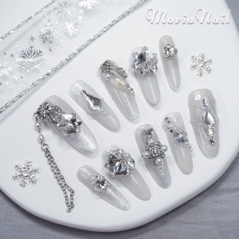 ネイルチップ‪‪⋈韓国 シルバー マグネット 冬 雪 チャーム 量産型地雷‬‬