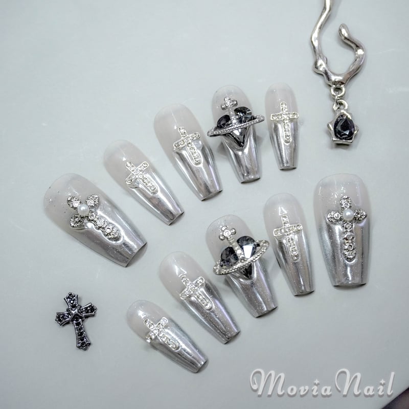 ネイルチップ☆地雷系y2kサブカル韓国☆シルバー☆ミラーフレンチ  