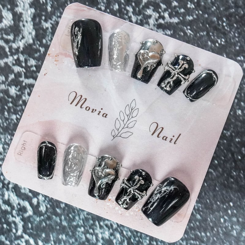 現品ネイルチップ ブラック十字架金属ハートメタリック y2k地雷系