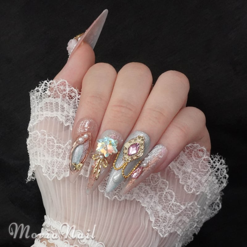 ゴールド83M⋈ヴィンテージ薔薇ニュアンスゴテゴテアンティークネイル