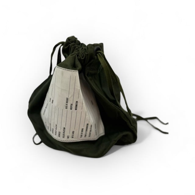 米軍 実物 ペイシェント エフェクト バッグ 箱入り 米軍 実物 ペイシェント エフェクト バッグ US ARMY PATIENTS