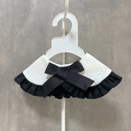 モノトーンフリルスタイ♡チャーム付♪