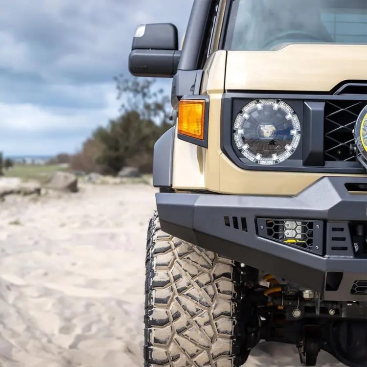 LC70再再販モデル】TJM venturer bull bar black steel （