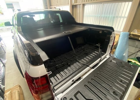 新型トライトン　GSR専用設計　手動シャッター　トノカバー