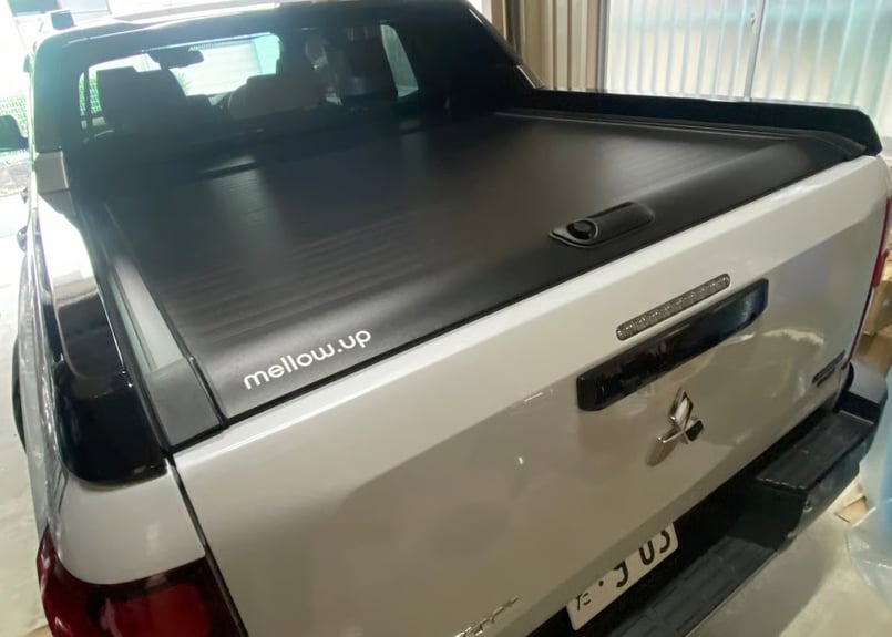 新型トライトン GSR専用設計 手動シャッター トノカバー | CROSS MEMBER