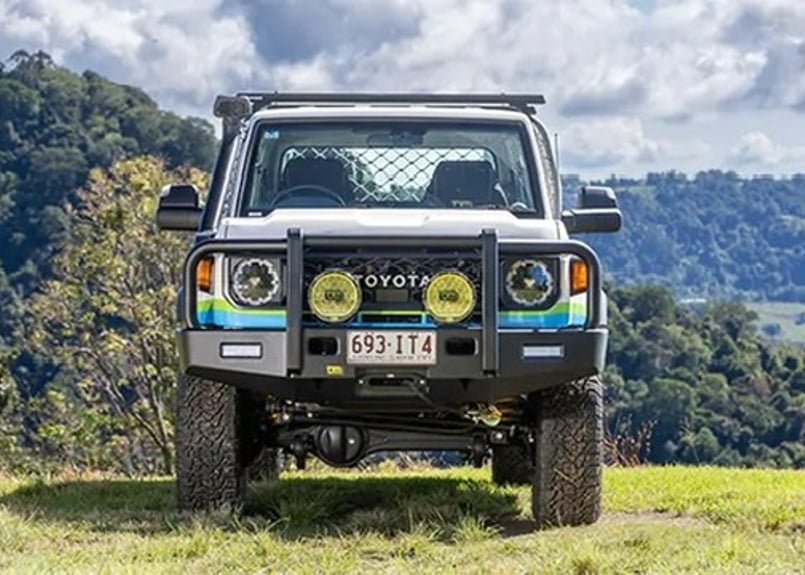 LC70再再販モデル】TJM outback bar black steel（バーあり） |