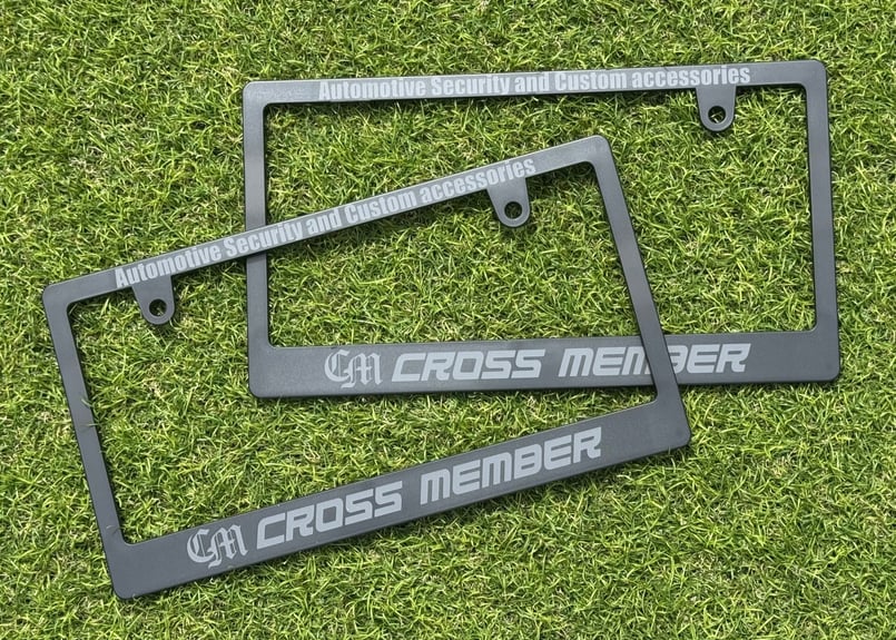 オリジナルナンバーフレーム | CROSS MEMBER