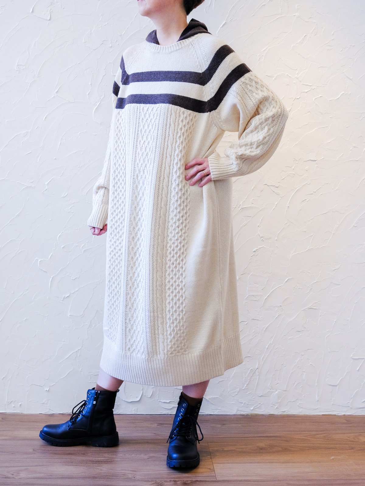 2023FW新作！ゆったりとしたフード付きのニットワンピースが届きました