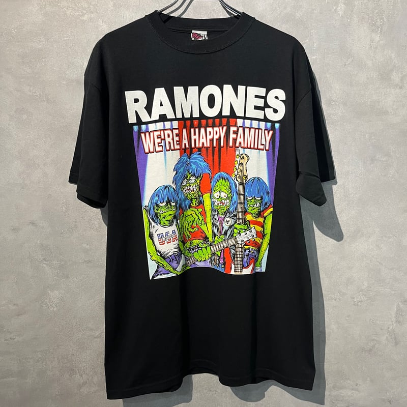 RAMONES WE'RE HAPPY FAMILY 2003 TRIBUTE T-shirt