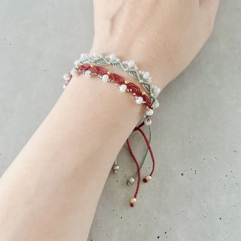 ビーズと紐のフリルブレスレット＊シーグリーン＊ ミサンガ風 | ALBA