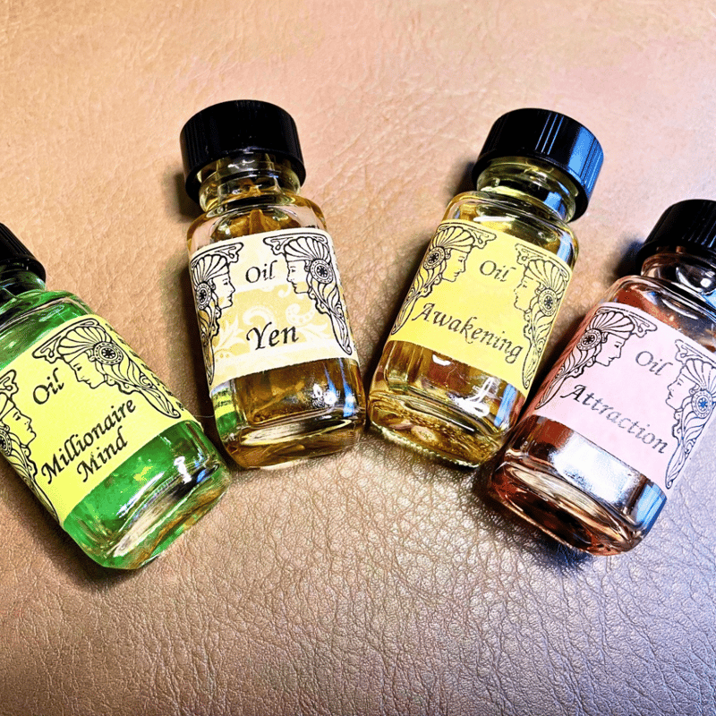 メモリーオイル　キャンドル 8a731e6fd04503892be8d153203b82