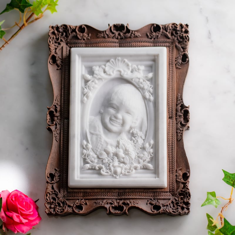 カスタムメイド】大理石カメオ【ウォールナット彫刻額入】 | 石のシンシア