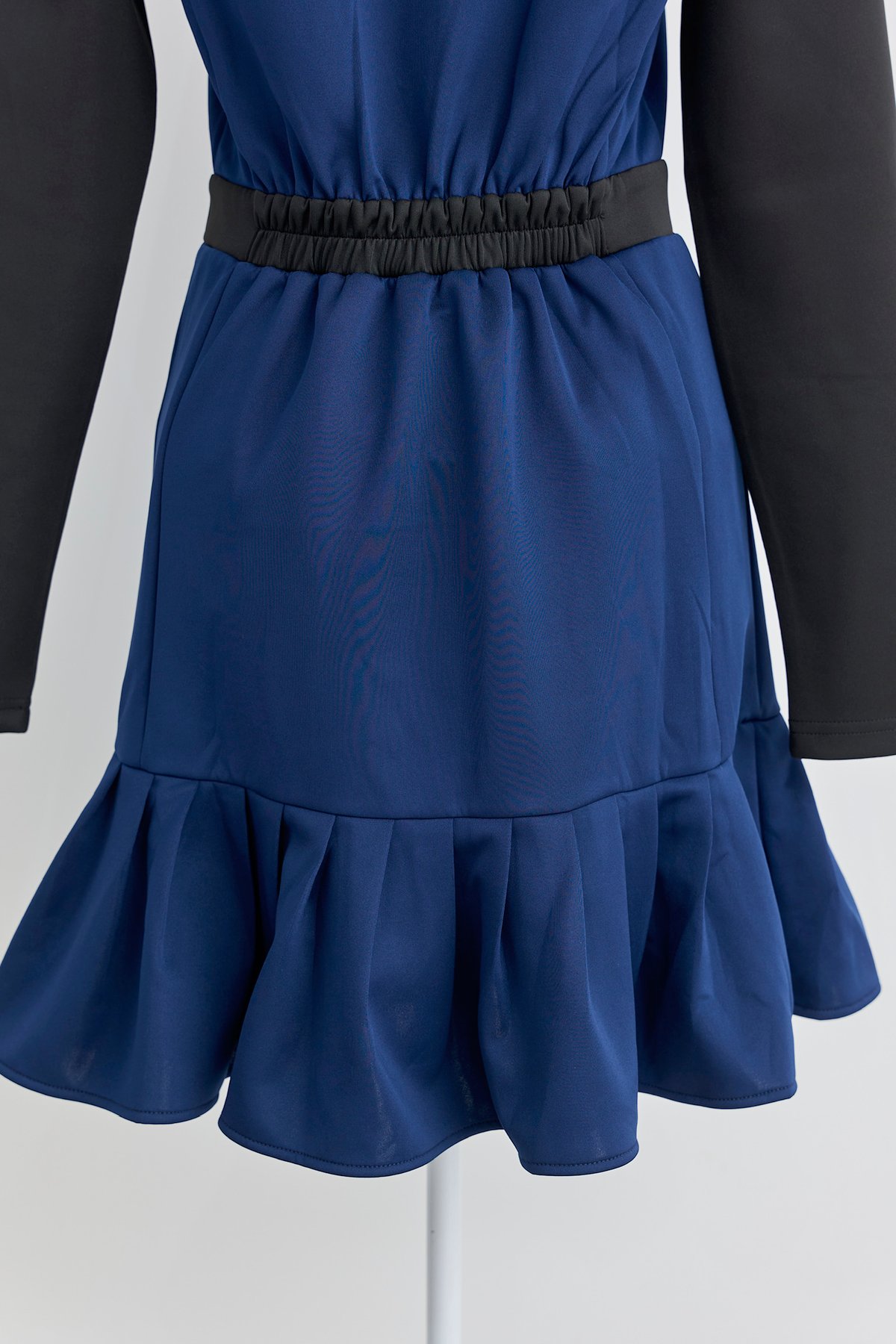 bi-color hem pleats one-piece (navy) | ミヌエール（mi