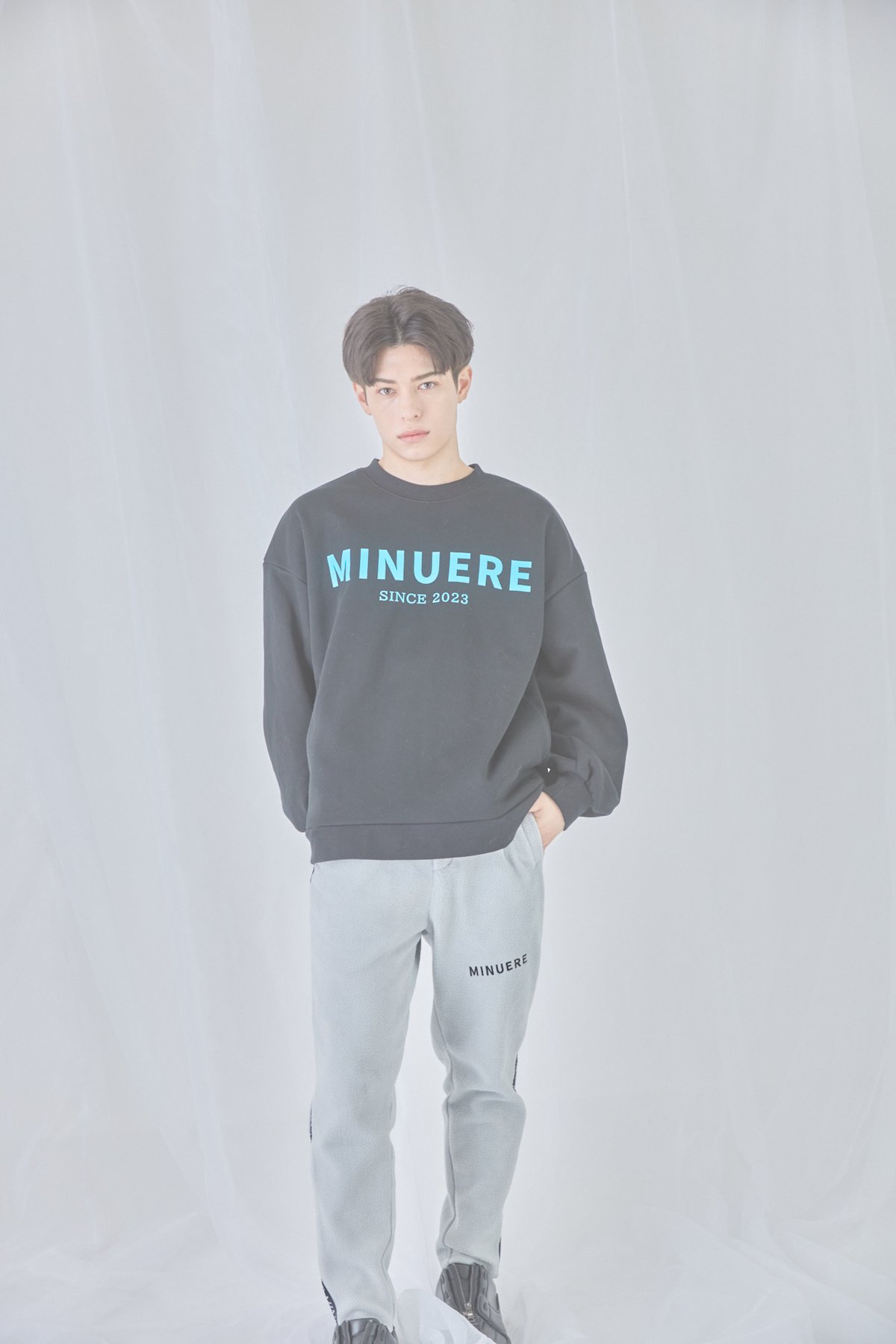 MUVEIL ミュベール グレムリン コラボ スウェット 38 グレー MUVEIL ミュベール グレムリン コラボ スウェット 38 グレー