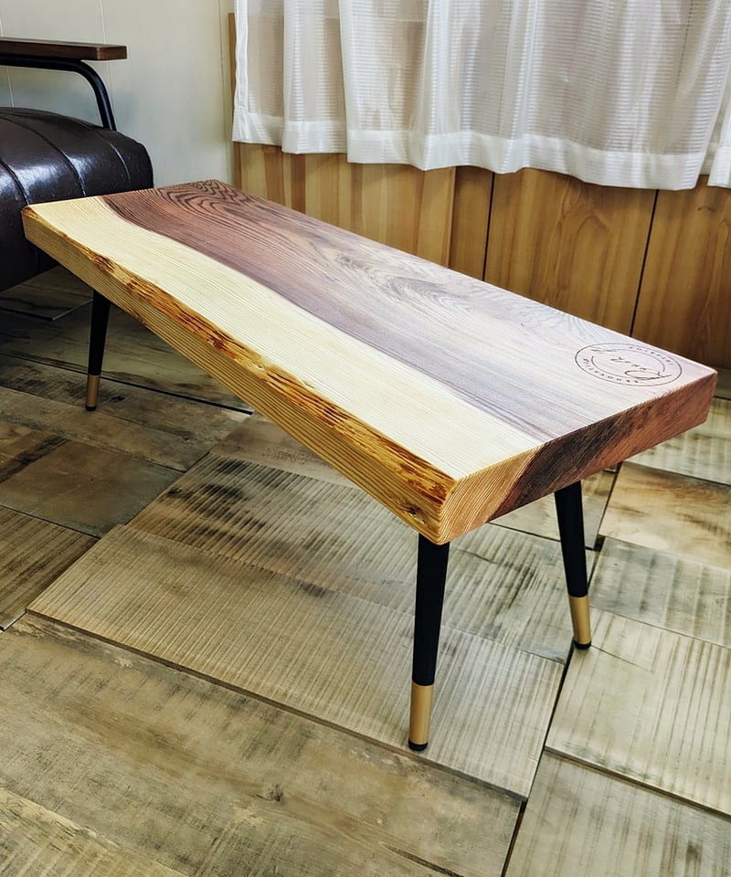 杢目が美しい 杉一枚板 ローテーブル | RoomZ interior