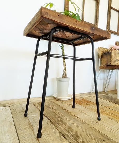 re:wood　project結　小さな机④　Stoolセット