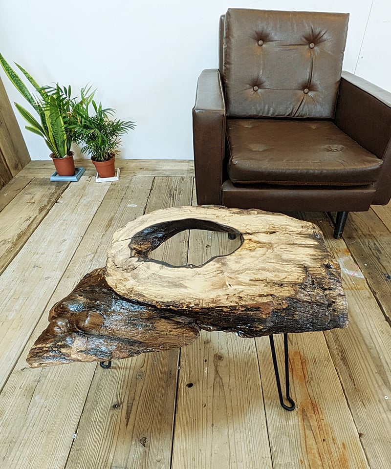 穴あき柿1枚板 Café Table | RoomZ interior