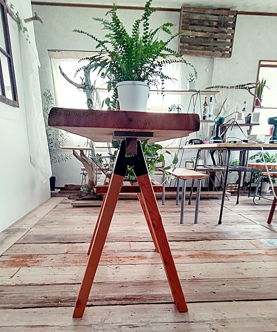 檜1枚板 インテリア 置物 贅沢にもほどがある。檜一枚板ガーデンテーブル | RoomZ interior