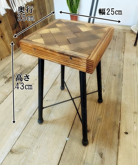 re:wood　project結　小さな机④　Stoolセット