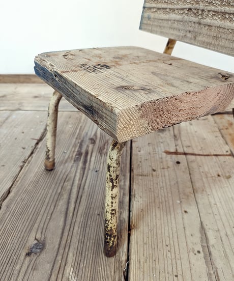 古足場板とVintageIron DisplayChair