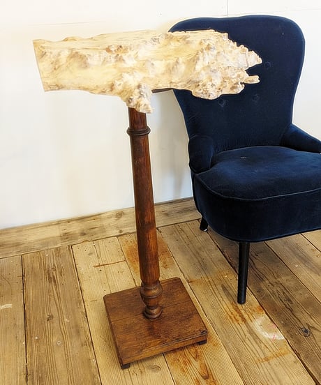 ポプラとアンティーク脚　Display table